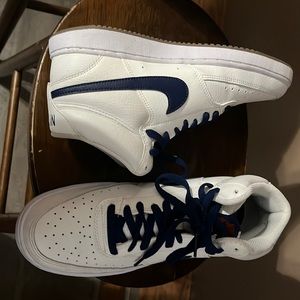 Nike vision mid men’s size 8